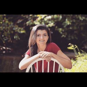 Meet your Posher, Caila